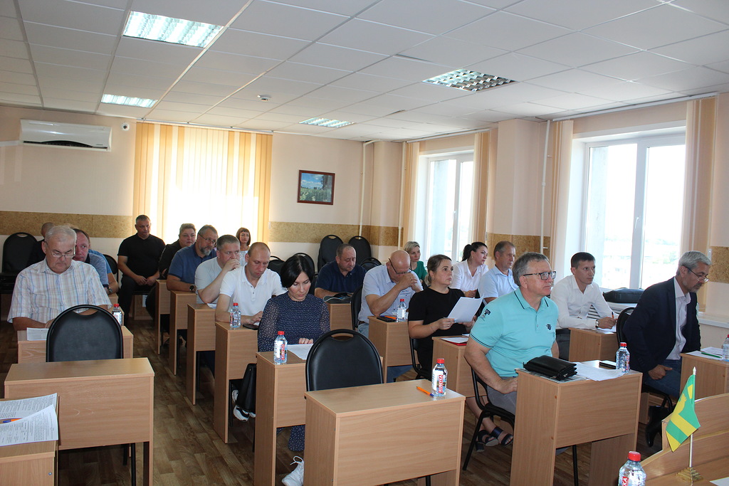 В Ачинском районном Совете депутатов состоялось заседание внеочередной сессии..