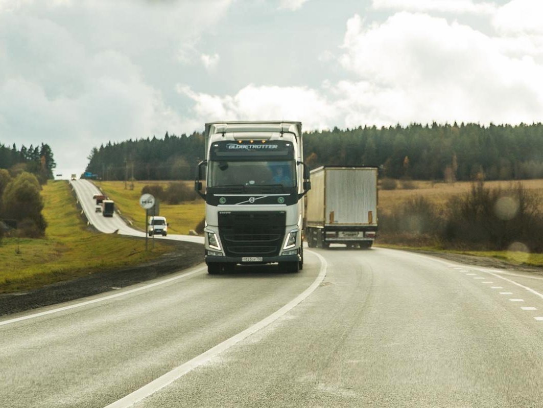 С 22 апреля на региональных автодорогах будут введены ограничения для проезда грузового транспорта.