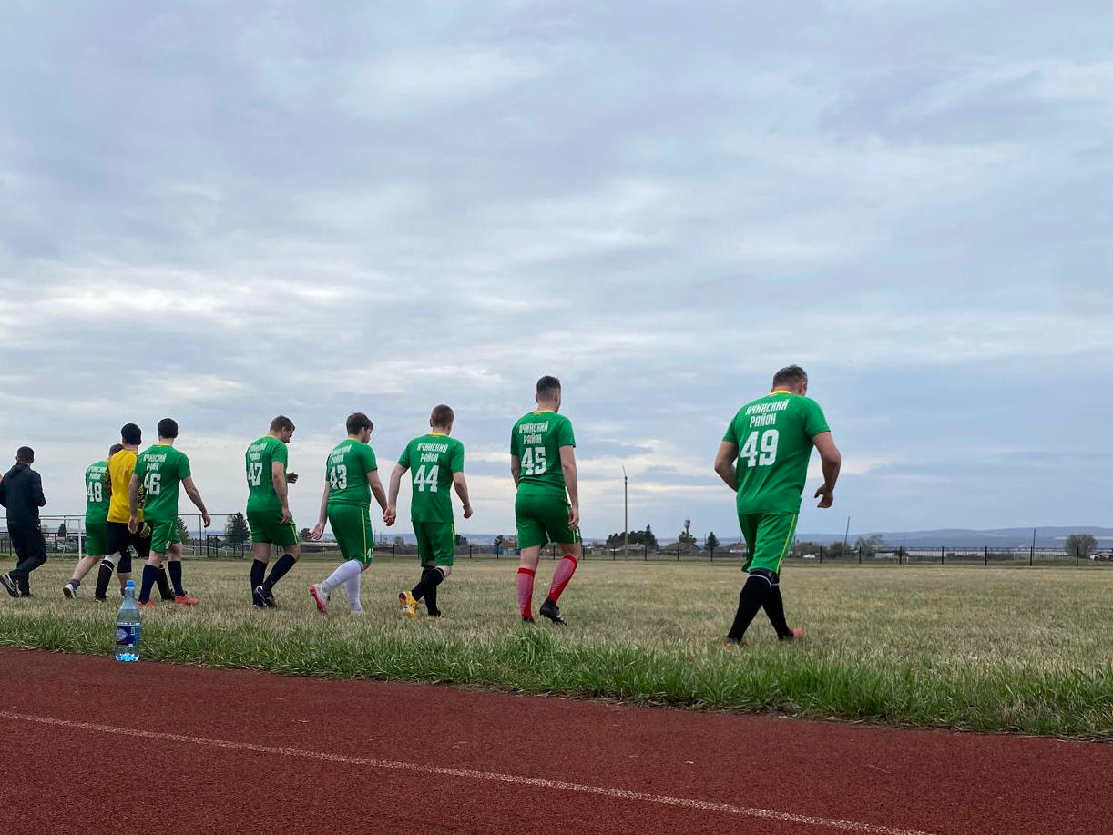 Футболисты из Ачинского района приняли участие в зональных соревнованиях «Сельская нива Красноярья».