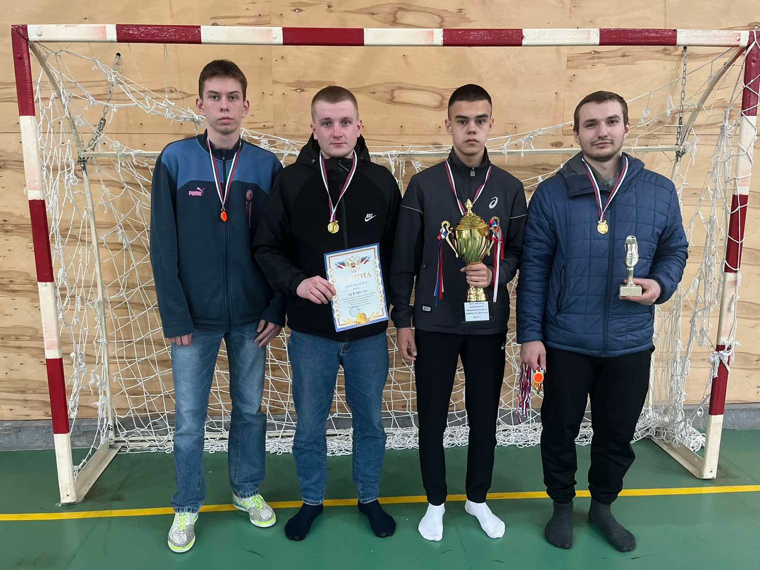 Команда «Вымпел» стала победителем чемпионата по футзалу.
