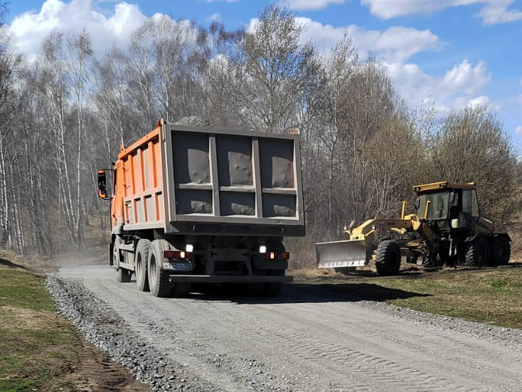В населенных пунктах Ачинского района полным ходом ведутся ремонты дорог.