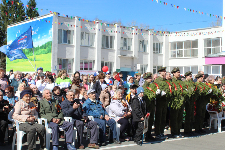 В день празднования Великой Победы в сельсоветах Ачинского района состоялись памятные митинги с возложением цветов.